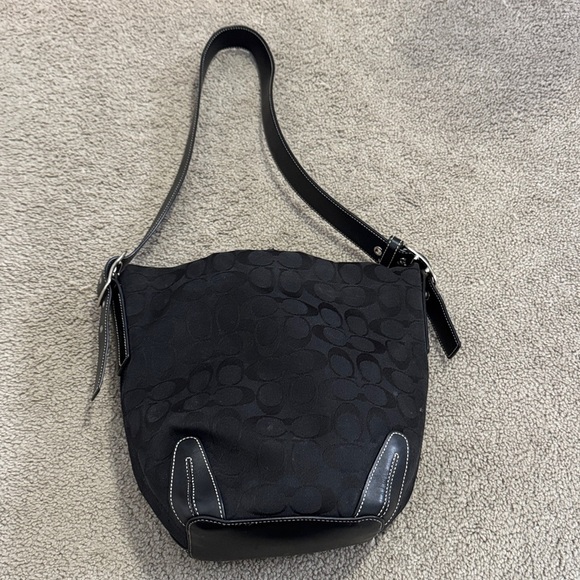 Coach Handbags - VINTAGE coach Black Shoulder Bag